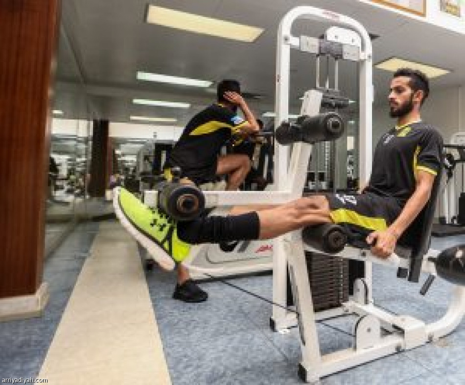 خليفة يبدأ تدريبات الاتحاد بالصالة والمسبح
