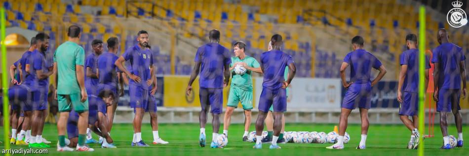 غريب ينتظم في تدريبات النصر