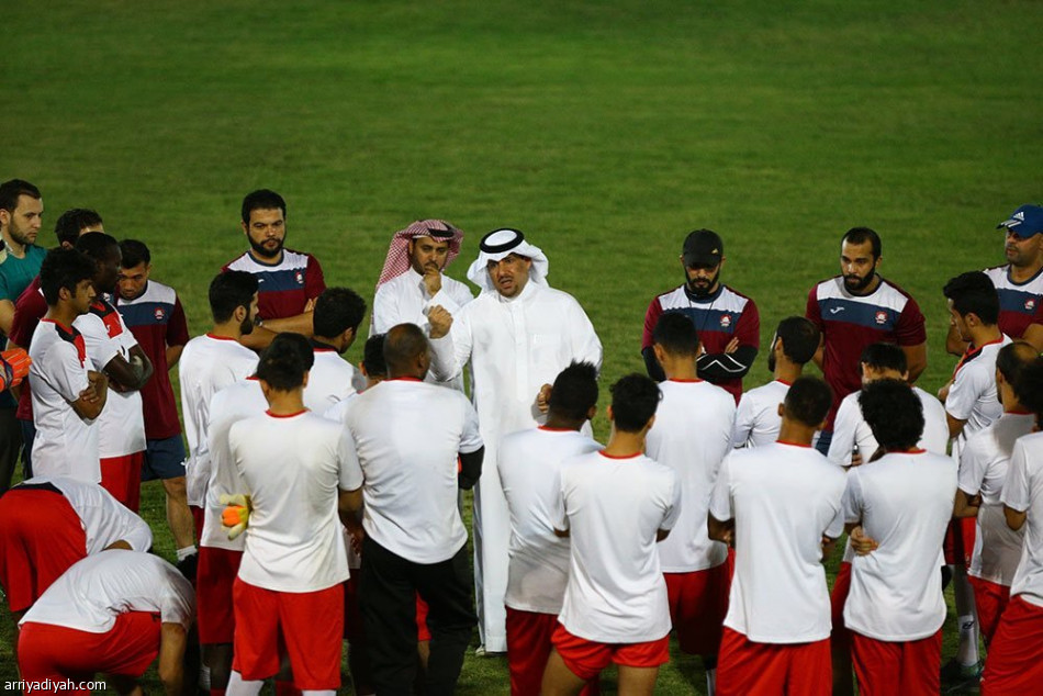البياوي يوقف التمارين لأكثر من مرة