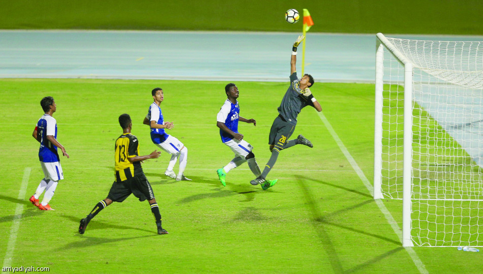 الأهلي والهلال إلى نهائي الناشئين