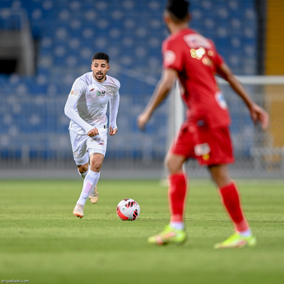 الشباب يخسر تجريبية ضمك