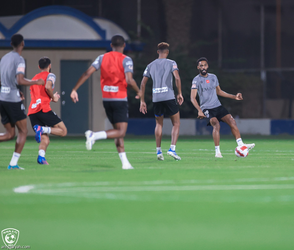 الهلال يناور قبل موقعة الفيصلي