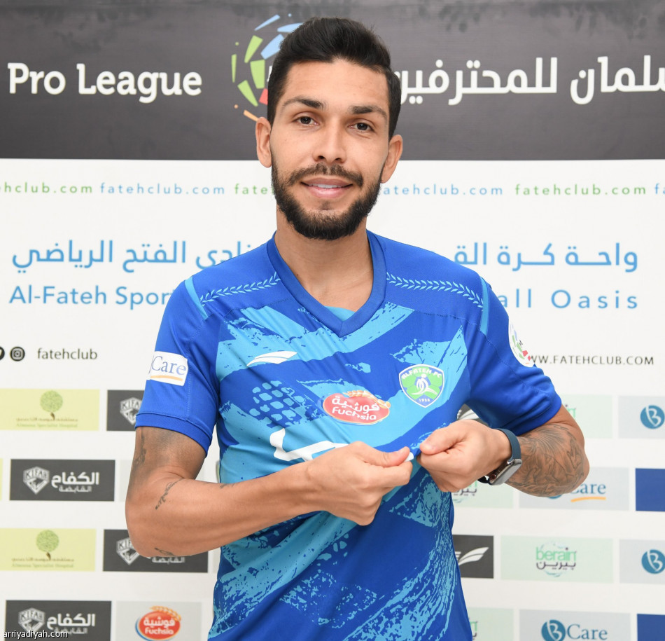 الفتح يحتفظ بـ«بيتروس» حتى 2024