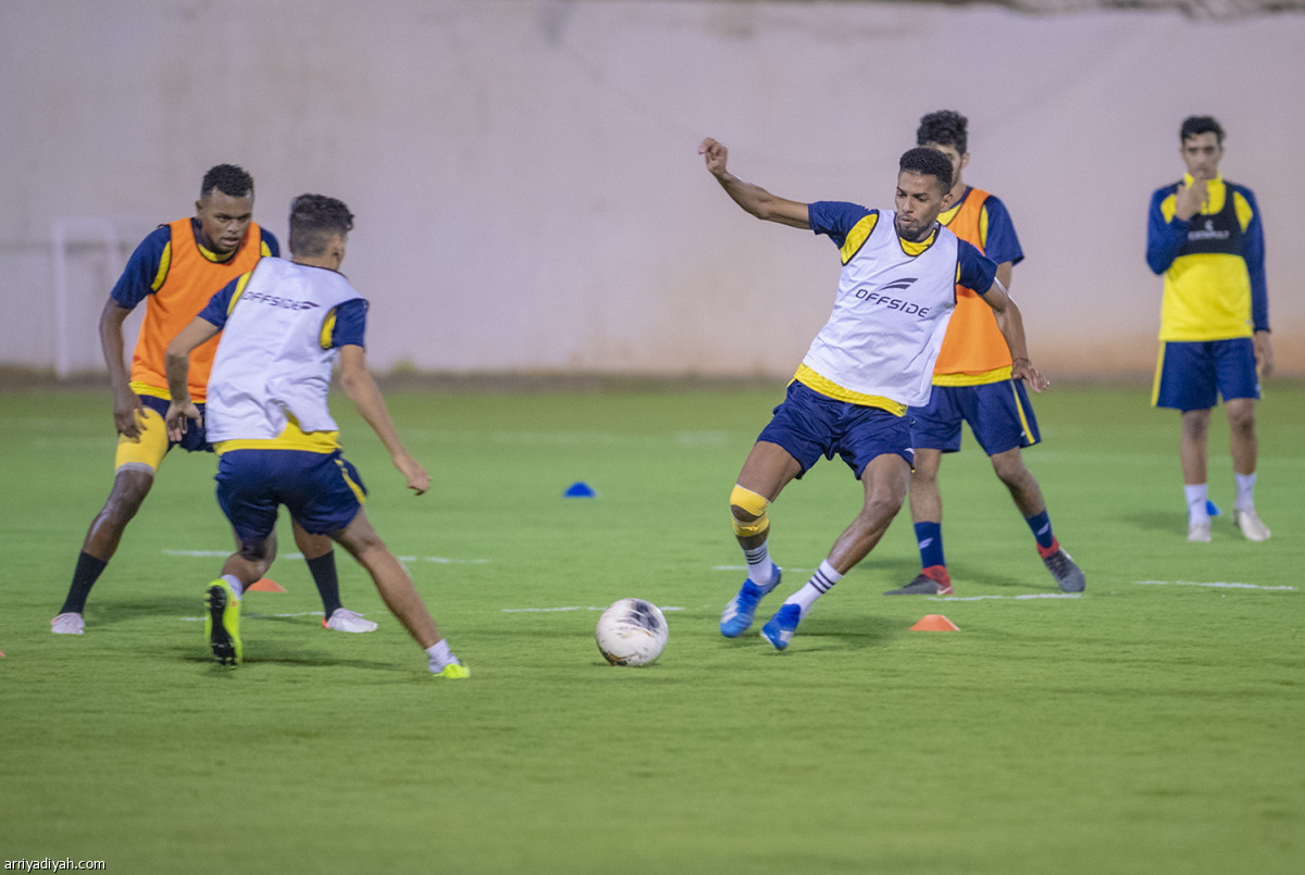 التعاون.. لمسة وضغط