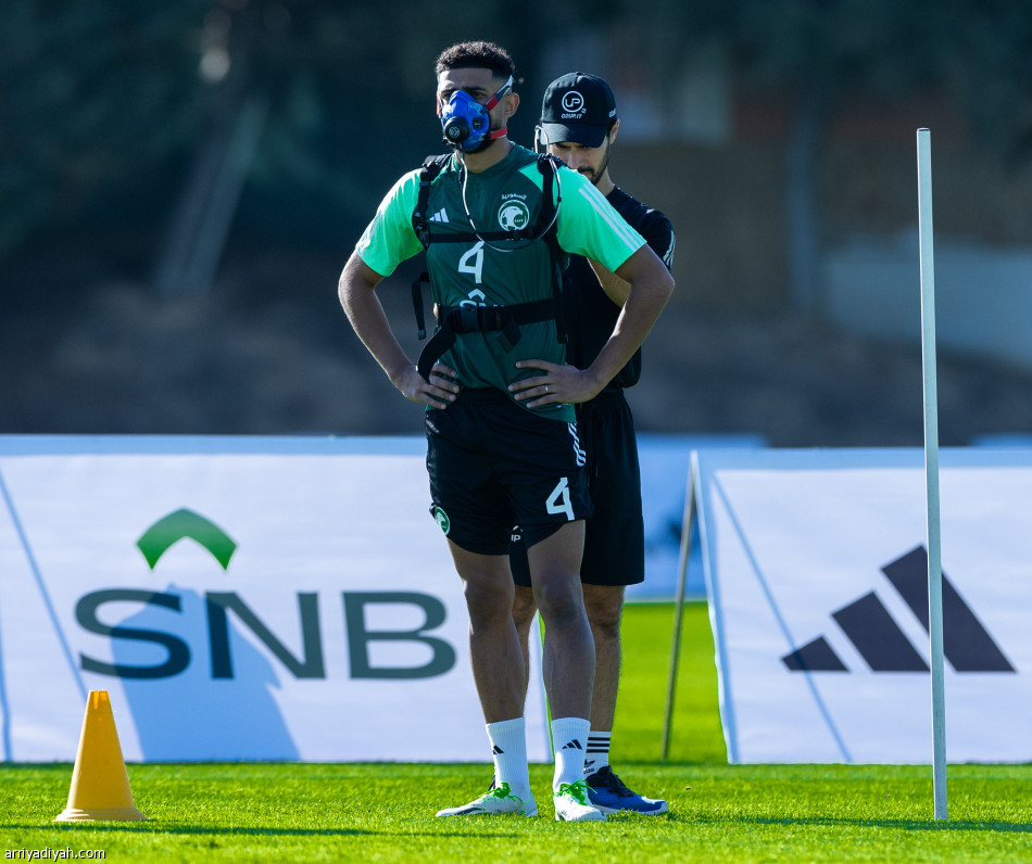 الأخضر يدشن معسكر البرتغال باختبارات فسيولوجية