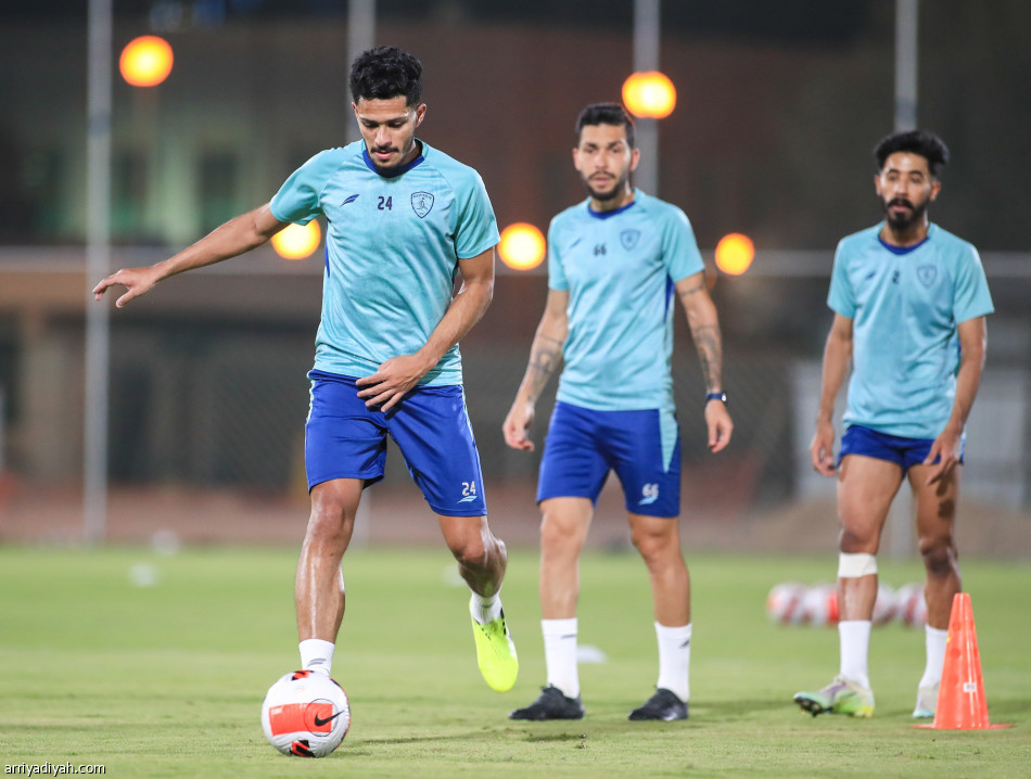 دونيس يرسم خطة الهلال