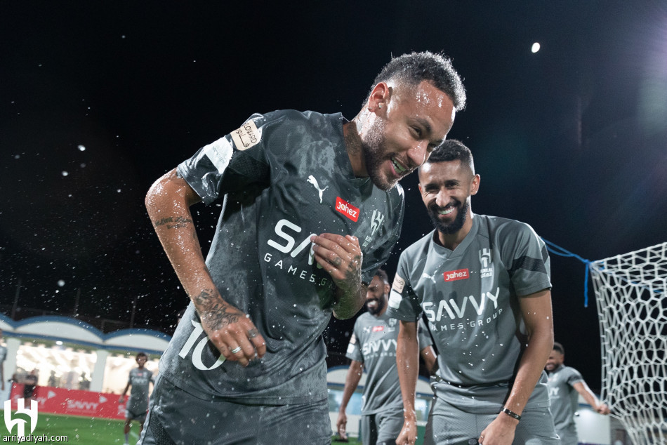 نيمار يشارك في تدريبات الهلال الجماعية