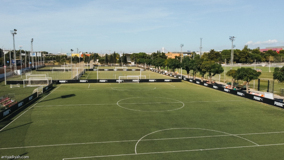 اتفاقية شراكة بين برنامج ابتعاث المواهب وفالنسيا