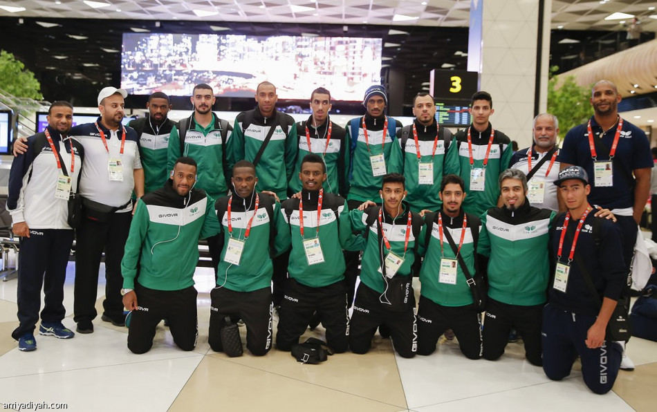 منتخبا الطائرة والجمباز يصلان 