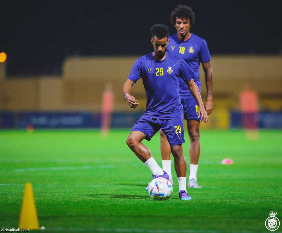 غريب ينتظم في تدريبات النصر