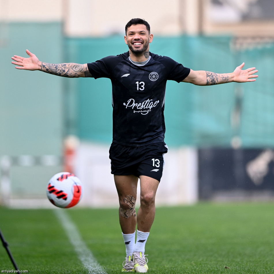 الشباب ينتهج التمرير السريع وإنهاء الهجمة