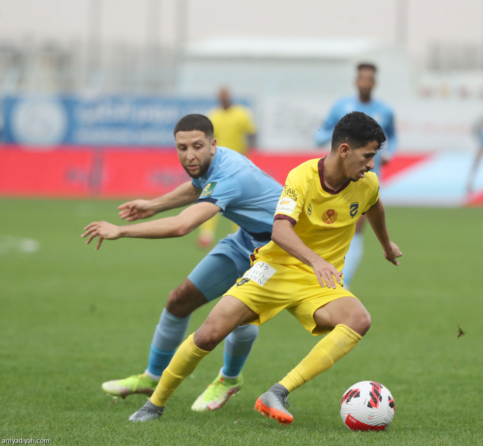 أبرو يقود الباطن لفوز قاتل على الحزم