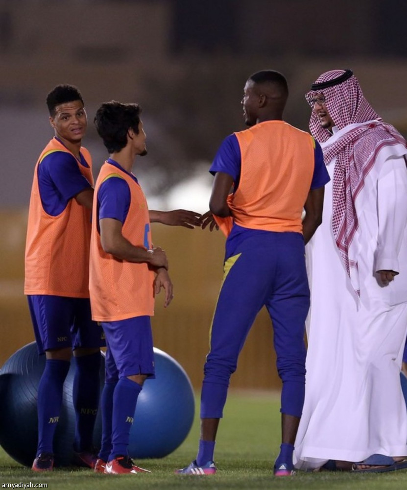 هزازي يعود ويشارك في تدريبات النصر