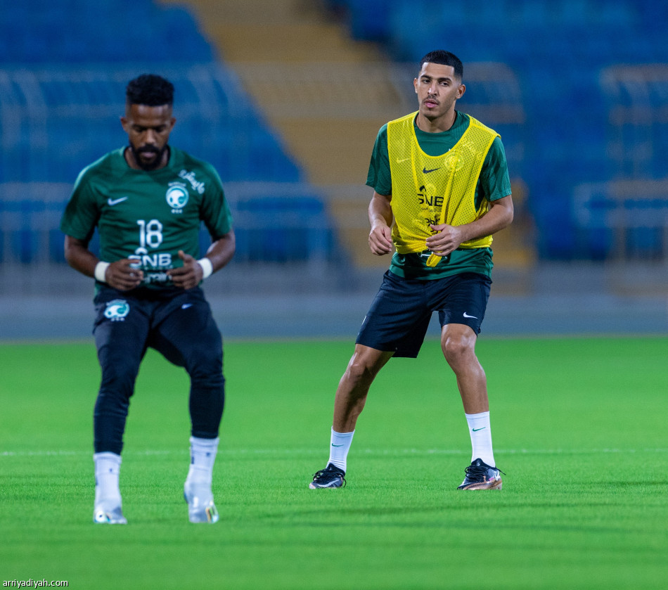 الأخضر.. الفرج يشارك في التدريبات الجماعية