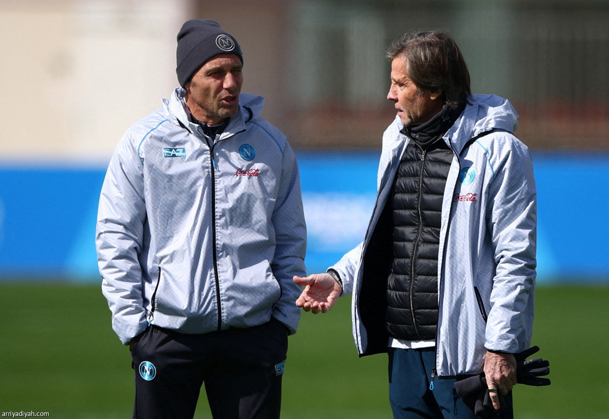 «المدرسة» تعد نابولي