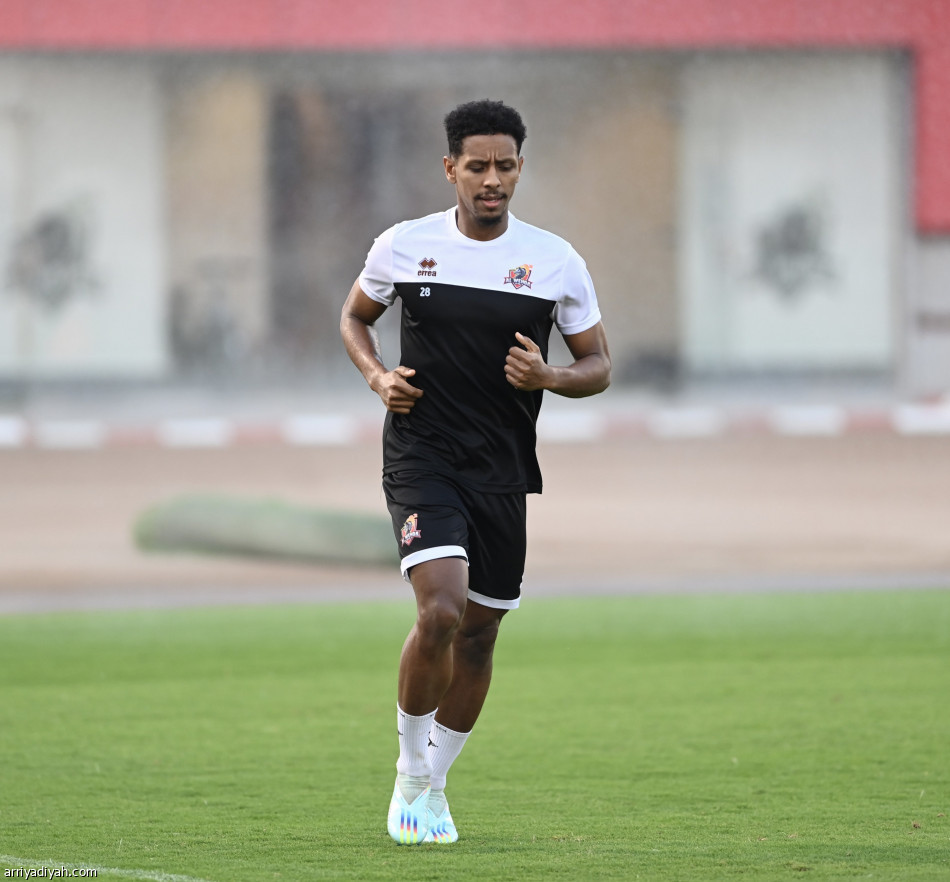 قبل الهلال.. الوحدة يتدرب 120 دقيقة