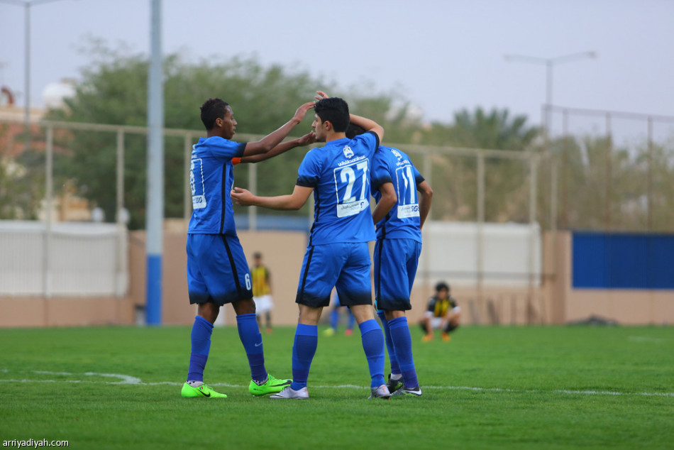 الهلال يحكم قبضته على صدارة دوري الشباب