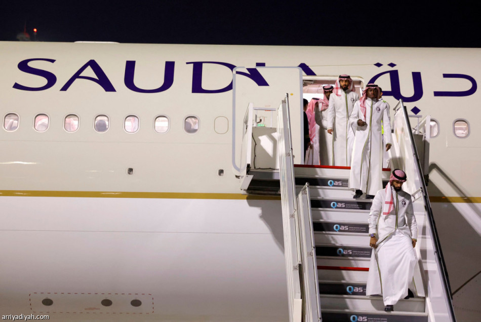 بعثة الأخضر تصل إلى الدوحة