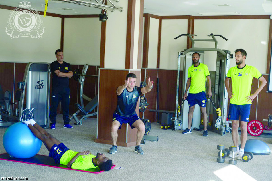 جوميز للاعبي النصر: رواتبكم الأسبوع المقبل