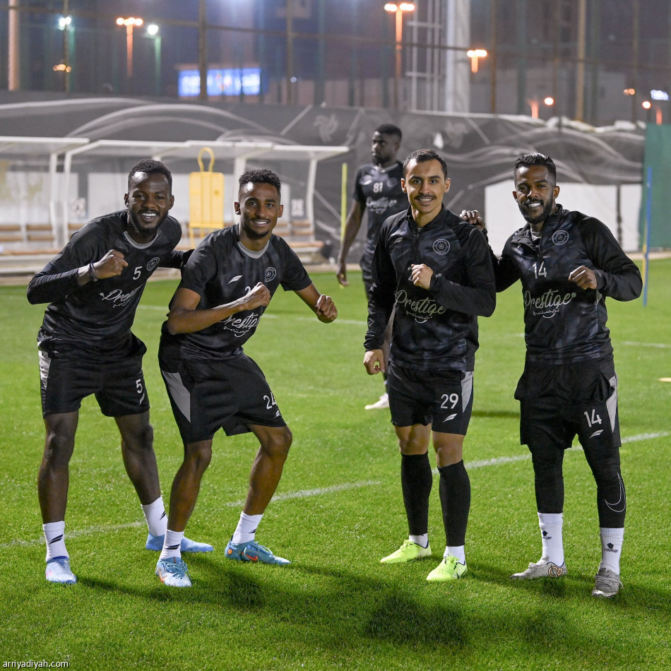 الشباب يكثف تحضيراته للباطن