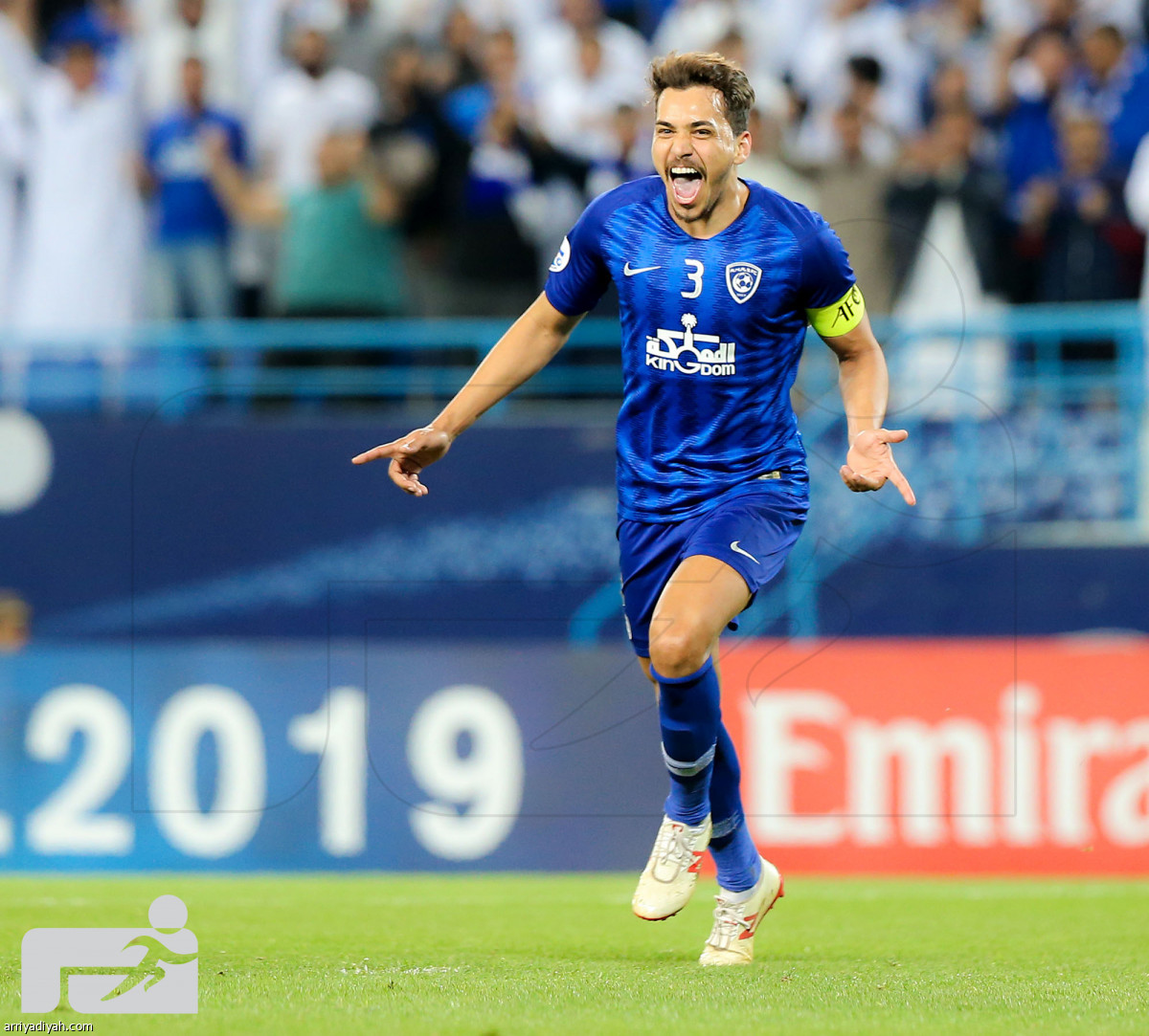 الأزرق يتلاعب بالدحيل