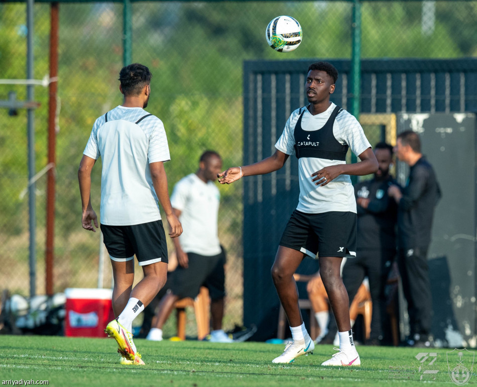 سيبولدي يقوي عضلات الأهلاويين