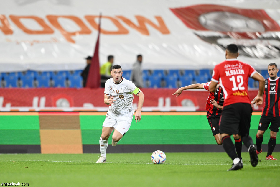 5 مرات.. 
الرائد يتقدم.. ويتعثر