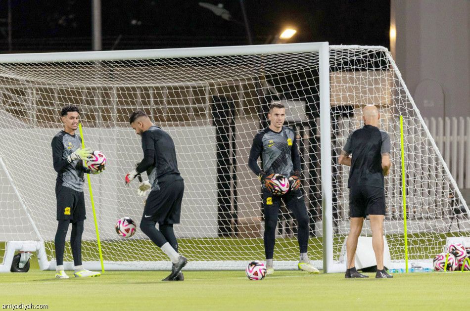 رواس:
استفيدوا من بنزيما وكانتي