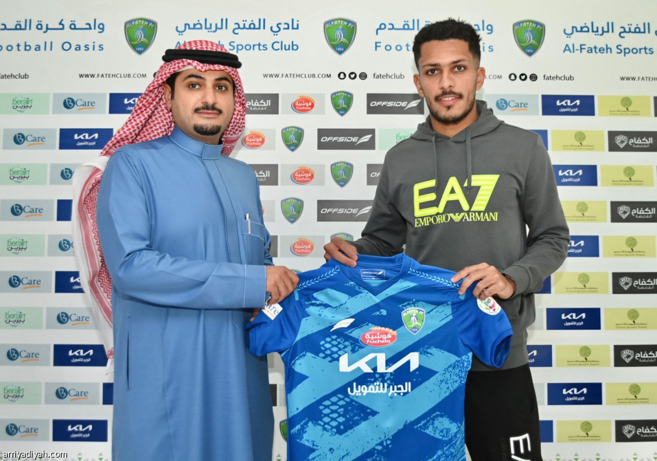 الفتح يستقبل دونيس ويضم الخليف