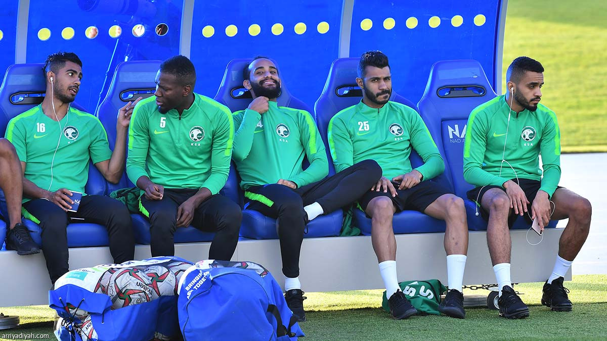 الأخضر يعاود تدريباته