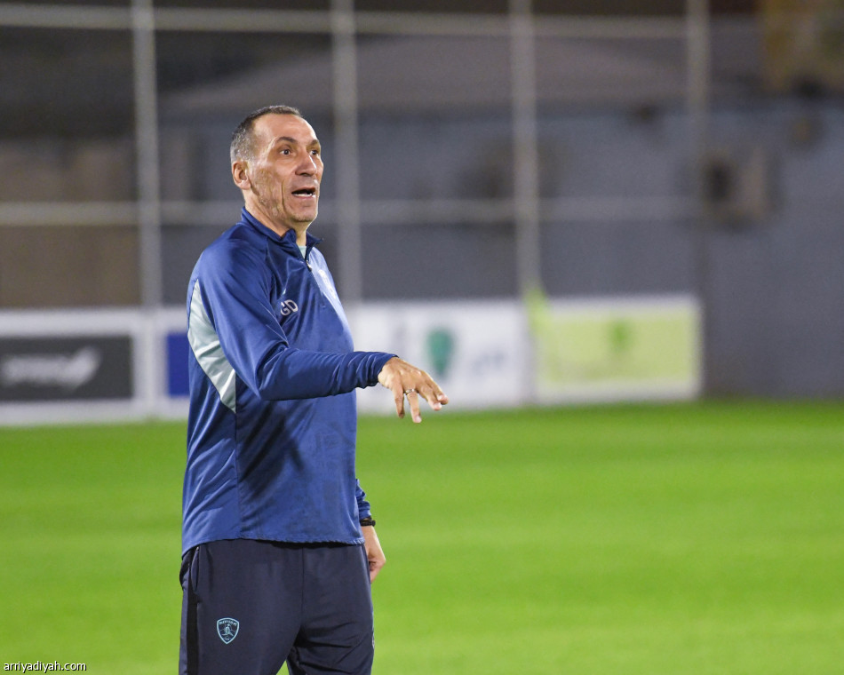 دونيس يبدأ التحضير لتجربة الهلال