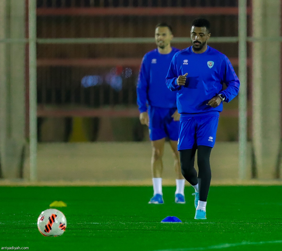 «التسديد المباشر» سلاح أبها أمام النصر