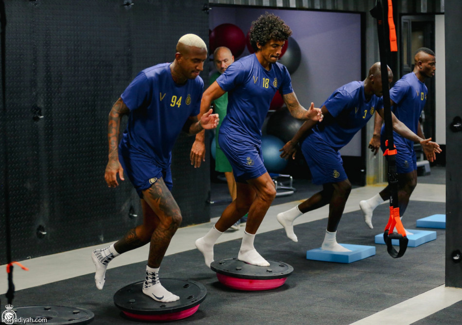 ألفارو ينتظم في تدريبات النصر