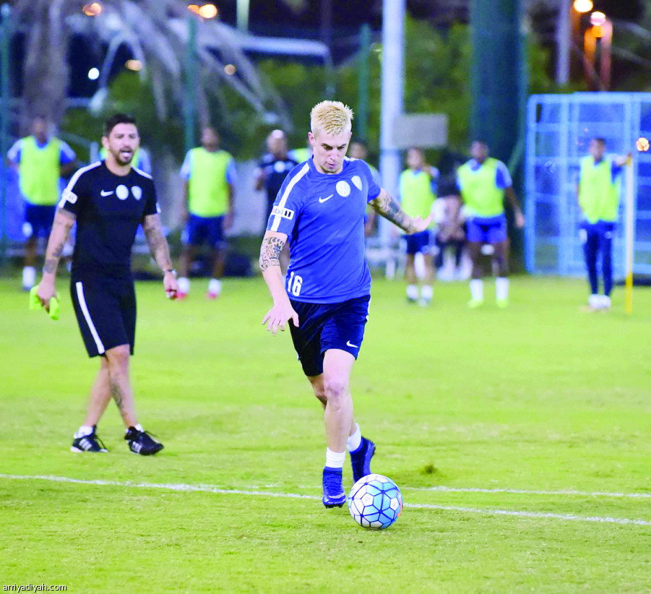دياز يعود ويقود الهلال في الإمارات