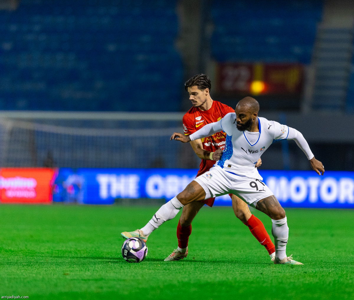 القادسية يخطف