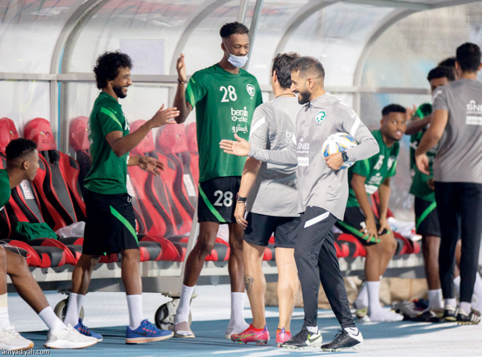 أمام شرق آسيا.. 
رينارد يتسلح بانتصارين