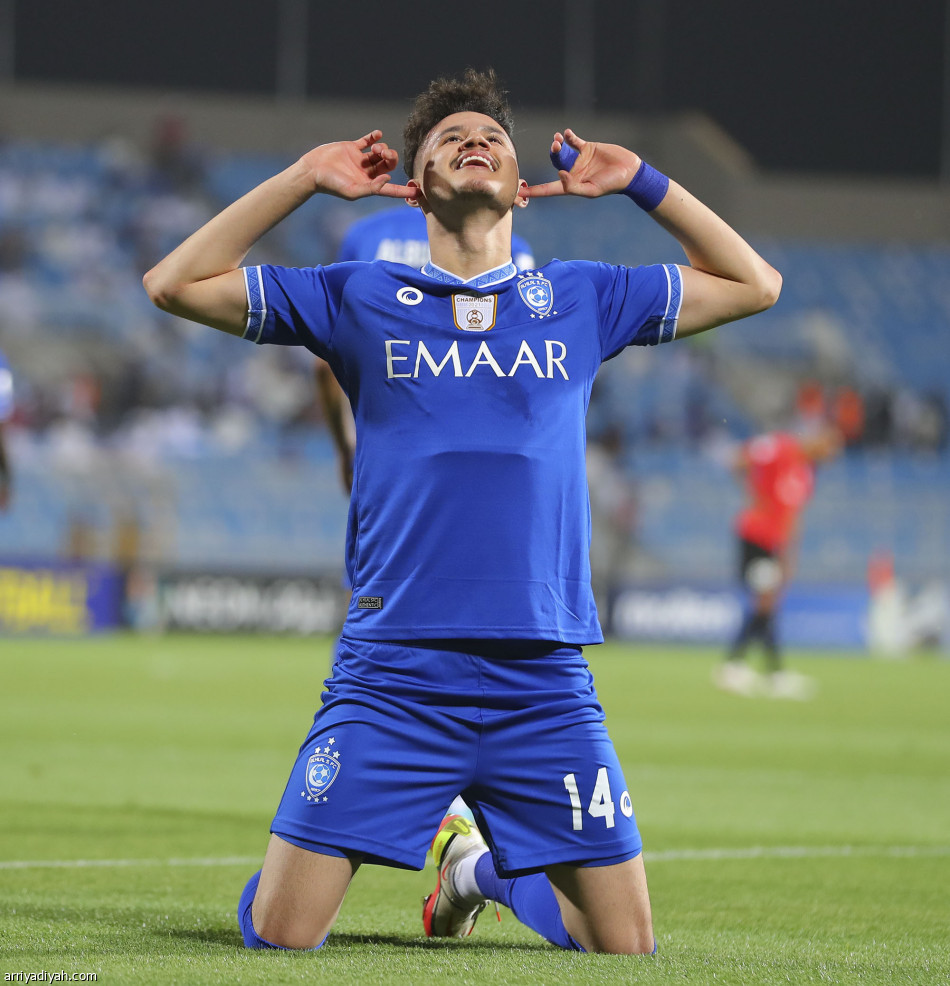 الهلال يستعرض  بثلاثية  الريان.. ويتصدر