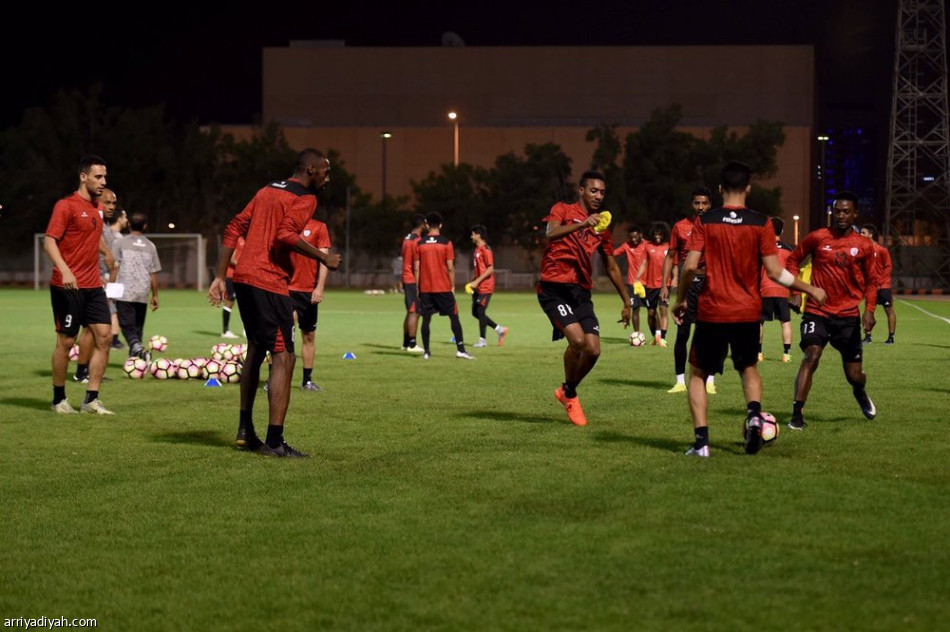 الشباب يكثف استعداداته لمواجهة النصر