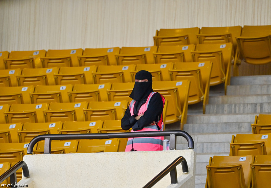 500 سعودي 
ينظمون جماهير المحالة