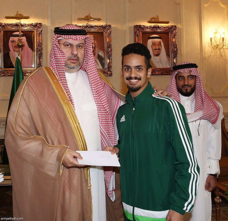 عبدالله بن مساعد يكرم أبطال المملكة في الكاراتيه
