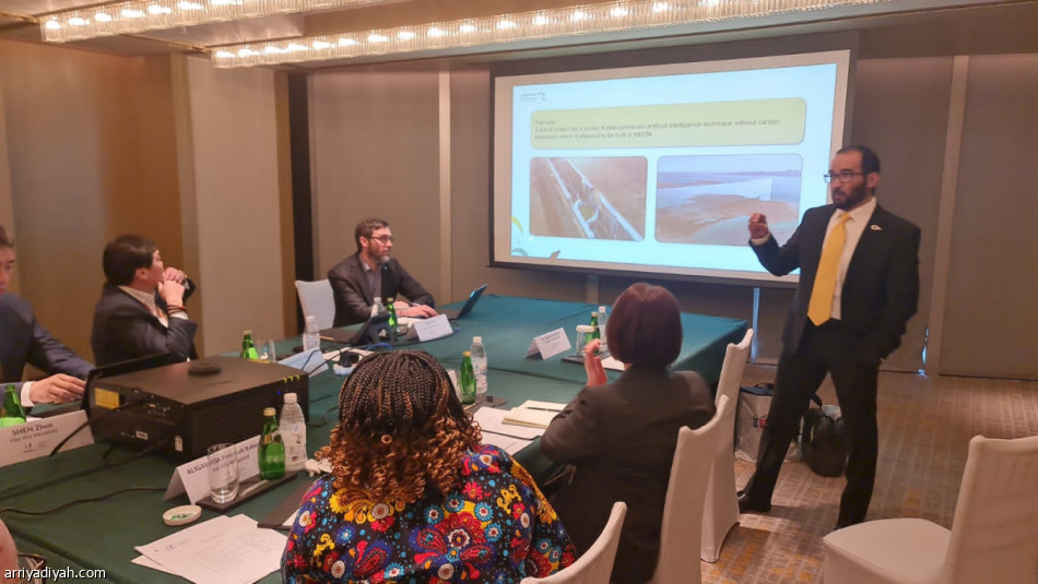 المزيني يستعرض تطور الرياضة الجامعية السعودية