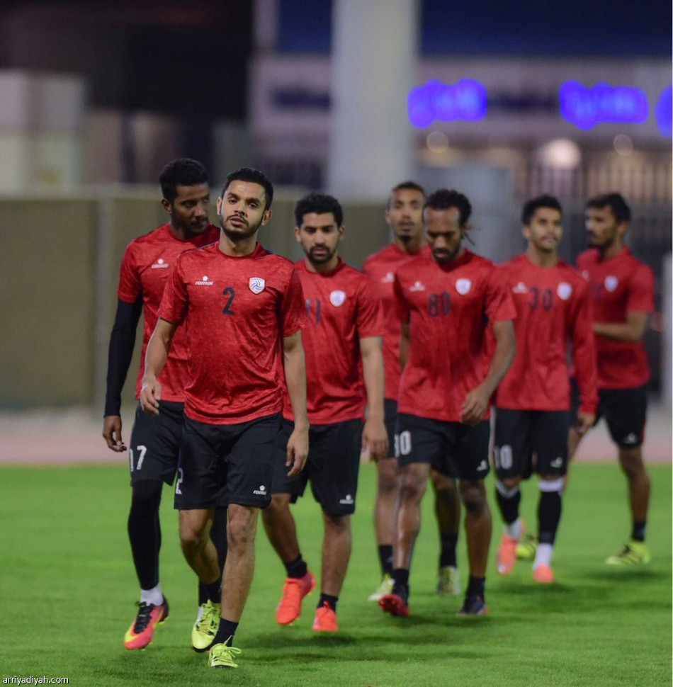 سامي يفاجىء الوحدة بالثلاثي الدولي