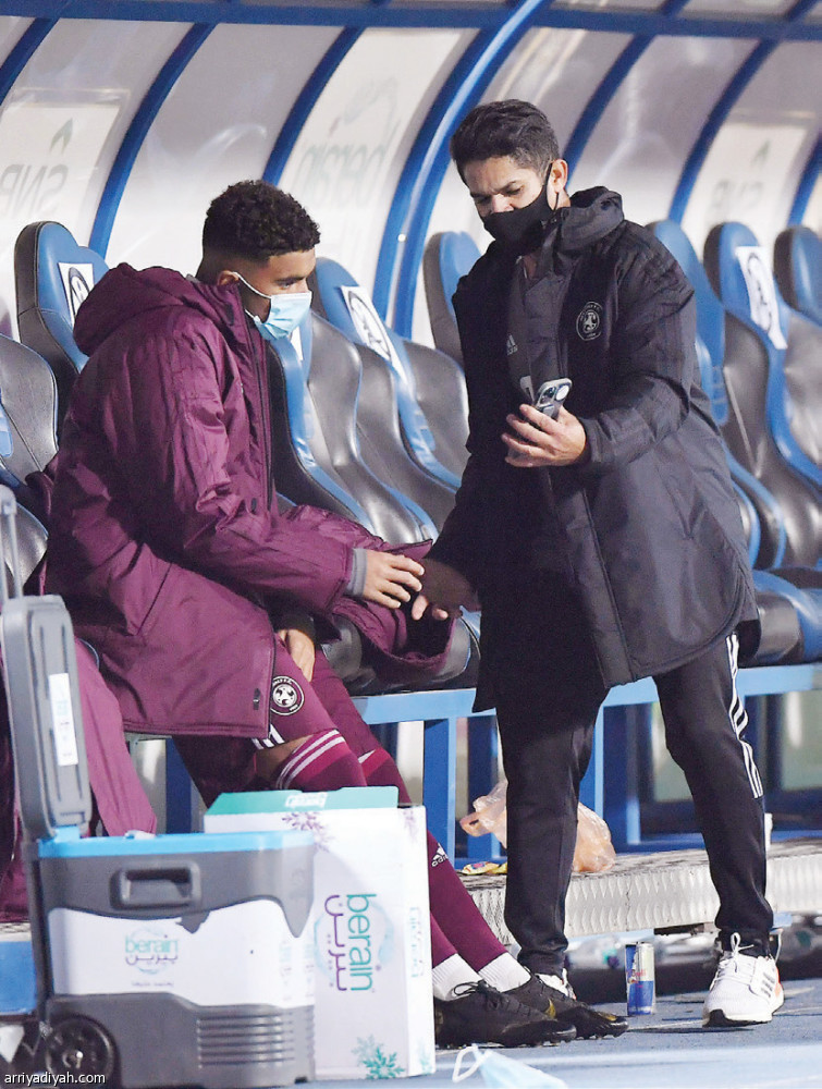 الأزرق يعزز
هيمنة الدوري على السوبر