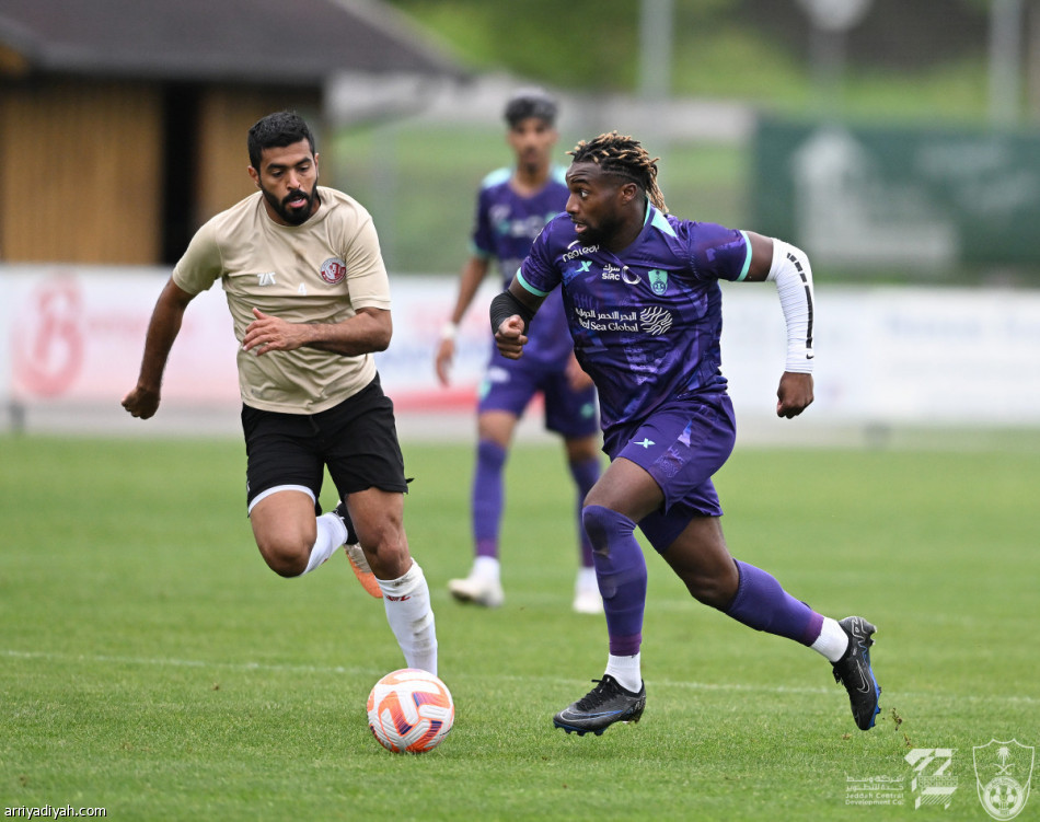 فيرمينو  يقود الأهلي إلى اكتساح الشمال القطري