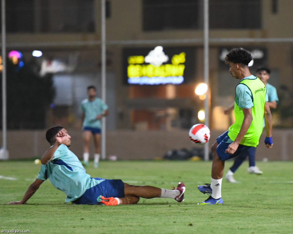 كويفا ينعش تدريبات الفتح