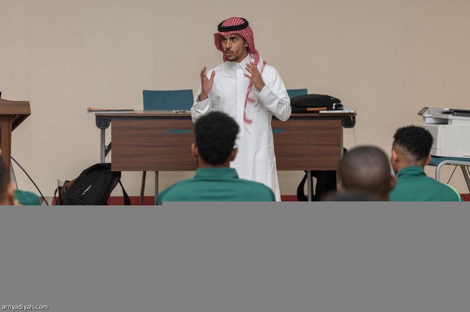 رابطة لاعبي كرة القدم السعوديين تجتمع بعناصر الأخضر