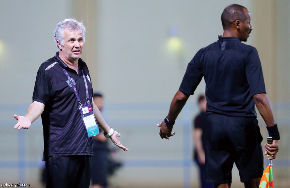 مدربو البلد الواحد..
بداية المواجهات سلبية