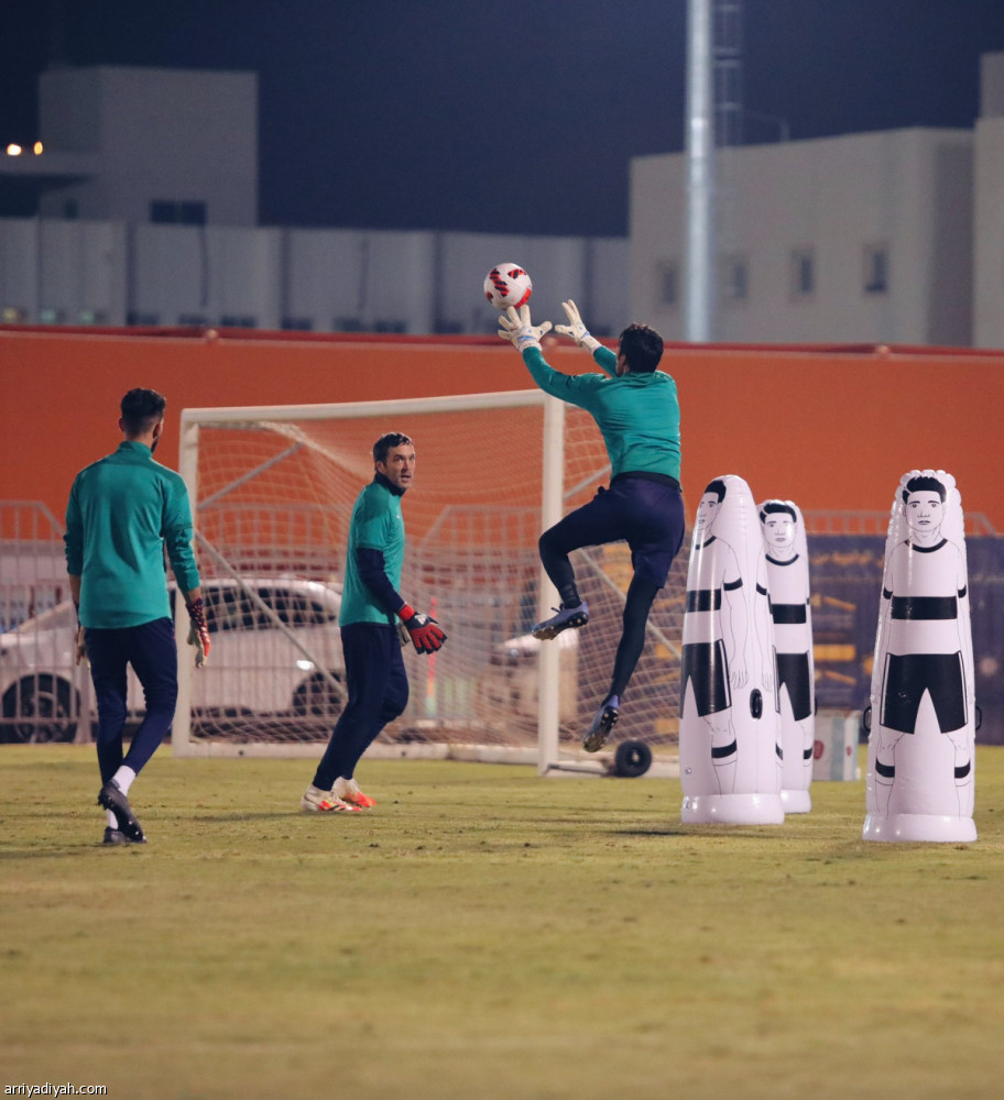 الفيحاء يستعد للهلال بالتحولات الدفاعية والهجومية