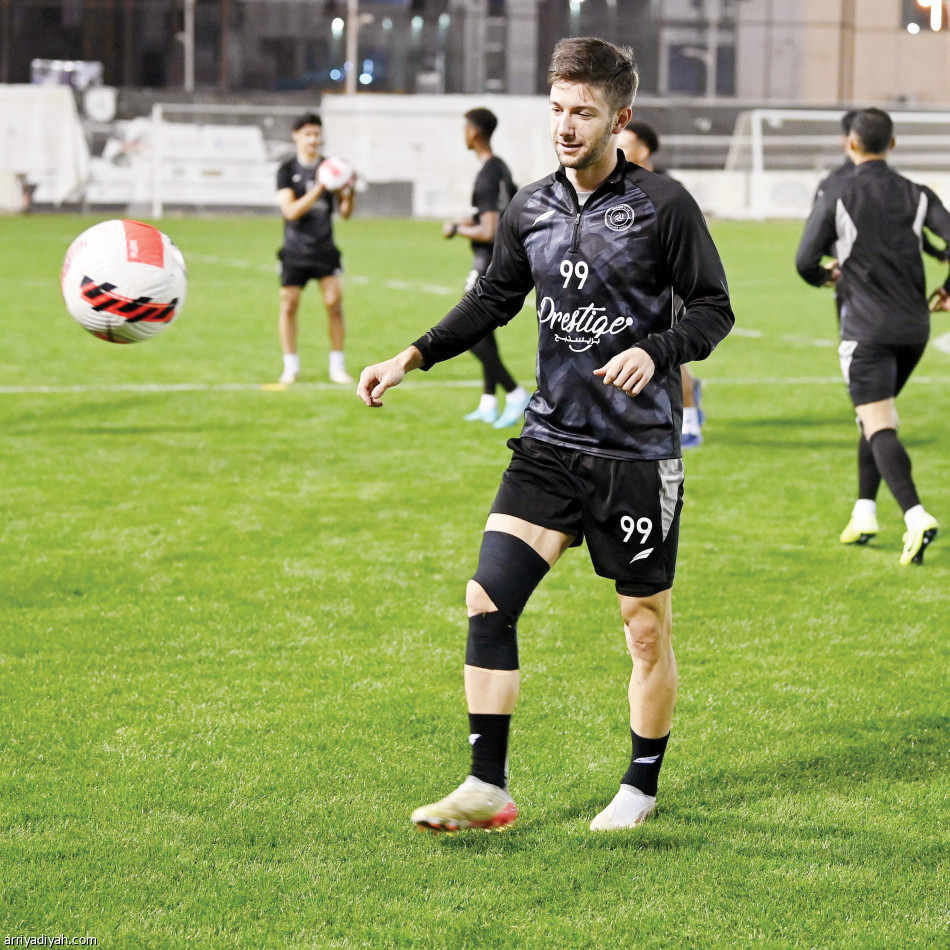 شاموسكا يطالب بالهدوء.. ودياز يعتمد ماريجا وإيجالو