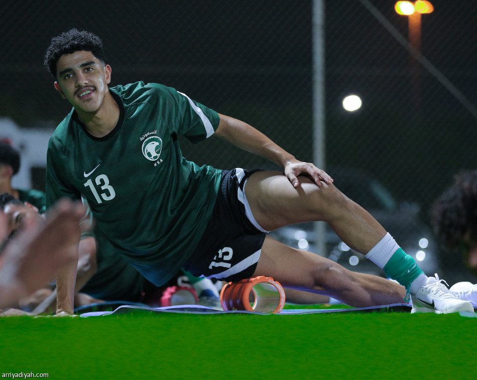 غدا.. الأخضر الشاب والأوزبكي في صراع الصدارة